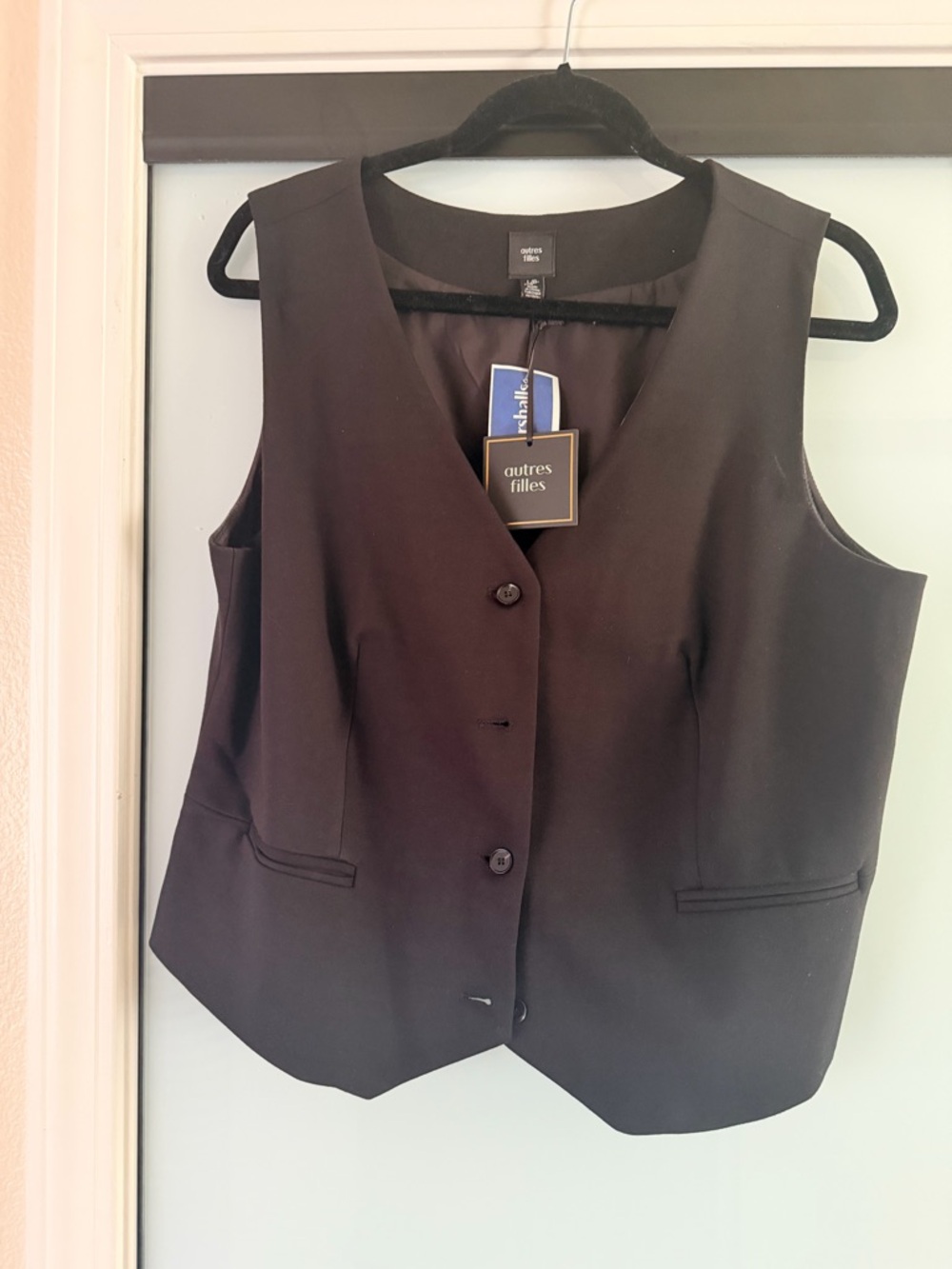 autres filles Black Sleeveless Button Vest